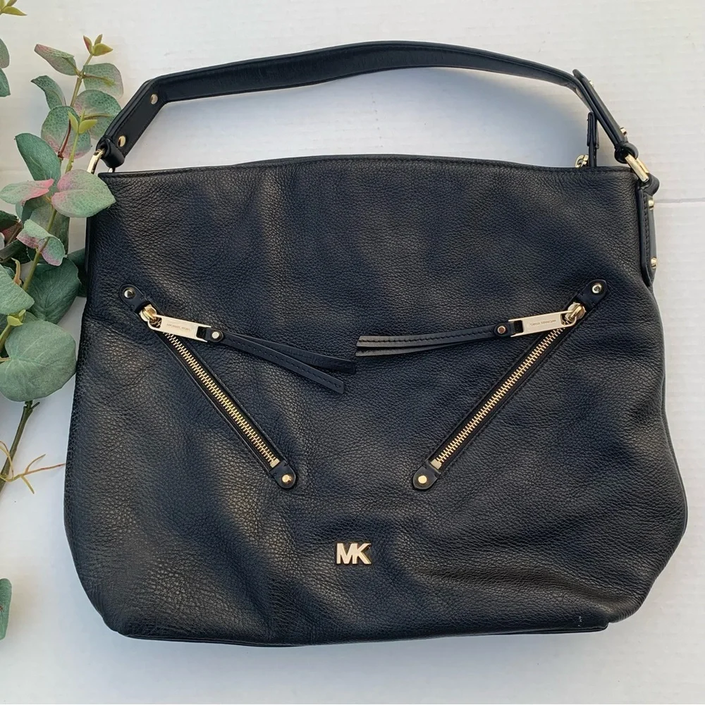 Michael Kors Evie Large Pebbled Shoulder Bag